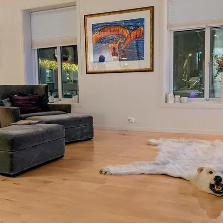 Luxurious In The Center *